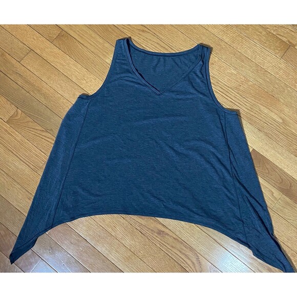 Lululemon Watch Me Flip Tank 6 - Picture 3 of 8